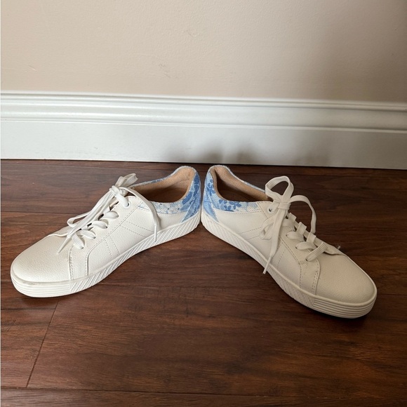 NWOT Naturalizer Soul Neela Women's White and Blue Sporty Sneakers-Size 6 - Picture 6 of 9
